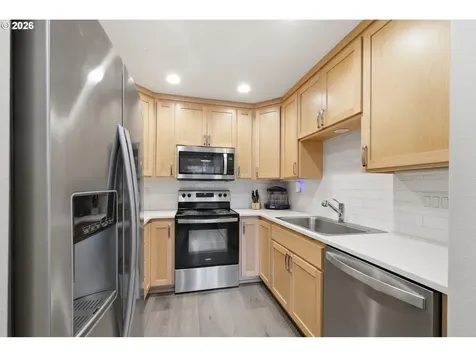 1308 E Main Street Cottage Grove OR 97424