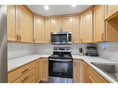 1308 E Main Street Cottage Grove OR 97424