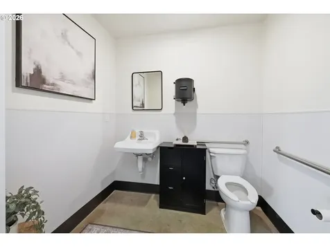 1308 E Main Street Cottage Grove OR 97424