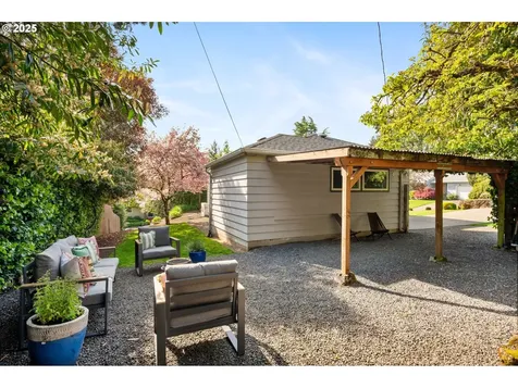 4630 SW Pendleton Street Portland OR 97221