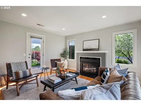 4630 SW Pendleton Street Portland OR 97221