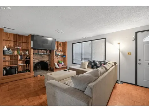 840 S 1st Street Cottage Grove OR 97424