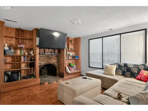 840 S 1st Street Cottage Grove OR 97424