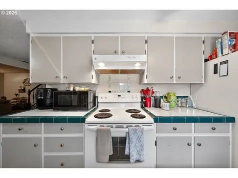 840 S 1st Street Cottage Grove OR 97424
