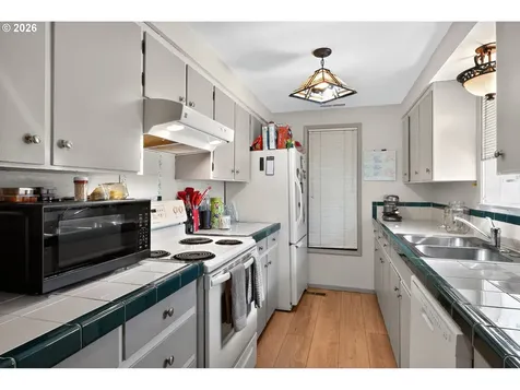 840 S 1st Street Cottage Grove OR 97424