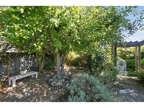 840 S 1st Street Cottage Grove OR 97424