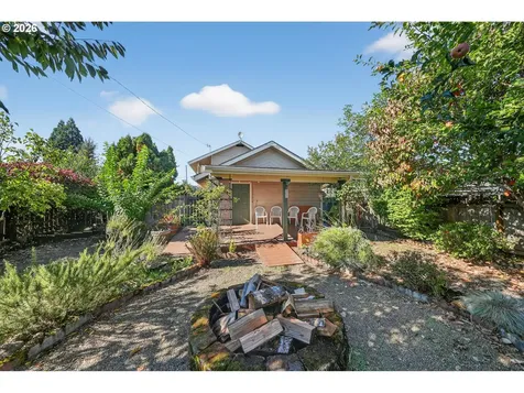 840 S 1st Street Cottage Grove OR 97424