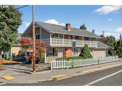 840 S 1st Street Cottage Grove OR 97424