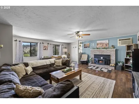 204 Adam Drive Canyon City OR 97820
