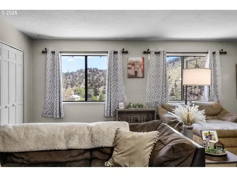 204 Adam Drive Canyon City OR 97820