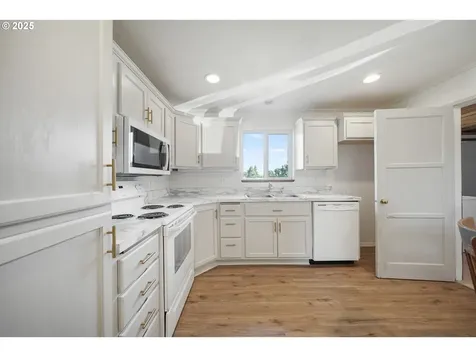 33099 Foster Road Cottage Grove OR 97424