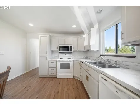 33099 Foster Road Cottage Grove OR 97424