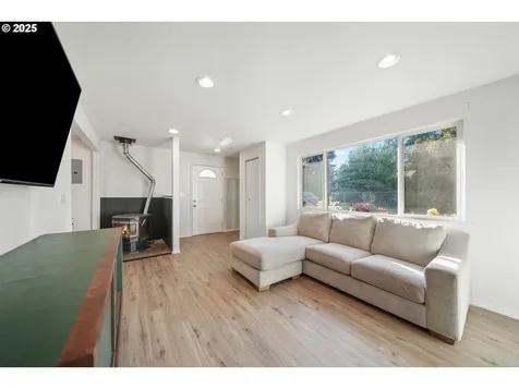 33099 Foster Road Cottage Grove OR 97424