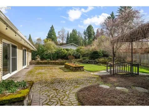 8420 SW Homewood Street Portland OR 97225
