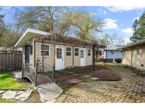 8420 SW Homewood Street Portland OR 97225