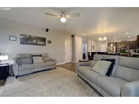 9717 NE 100th Way Vancouver WA 98662