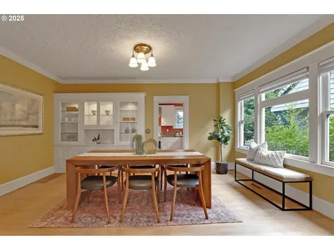 936 SE Sellwood Boulevard Portland OR 97202