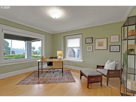 936 SE Sellwood Boulevard Portland OR 97202