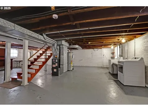 936 SE Sellwood Boulevard Portland OR 97202