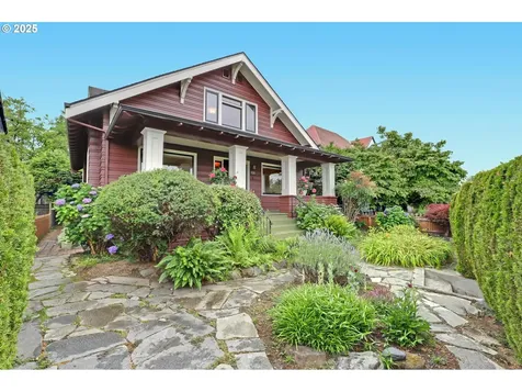 936 SE Sellwood Boulevard Portland OR 97202