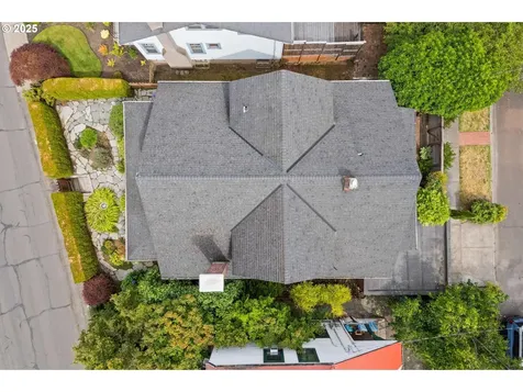 936 SE Sellwood Boulevard Portland OR 97202