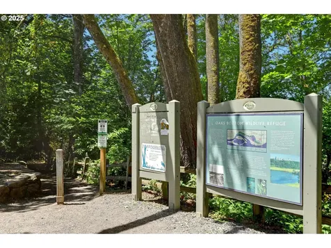 936 SE Sellwood Boulevard Portland OR 97202