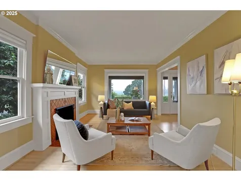936 SE Sellwood Boulevard Portland OR 97202