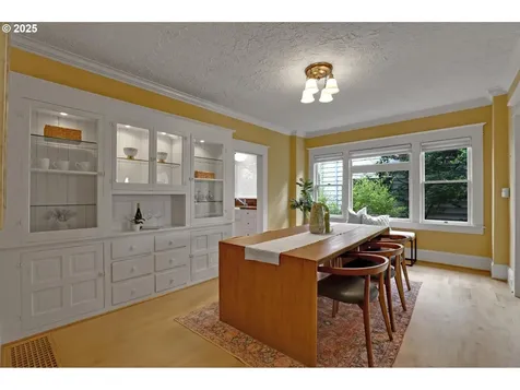936 SE Sellwood Boulevard Portland OR 97202