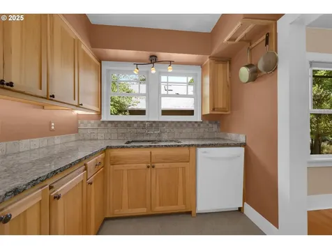 863 W Broadway Eugene OR 97402