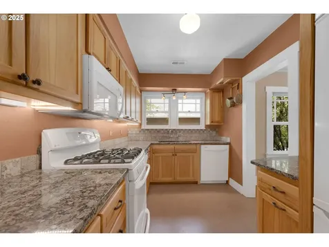 863 W Broadway Eugene OR 97402