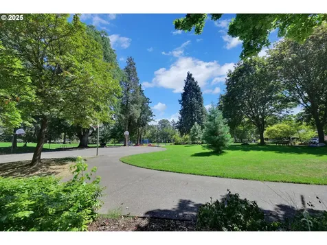 863 W Broadway Eugene OR 97402