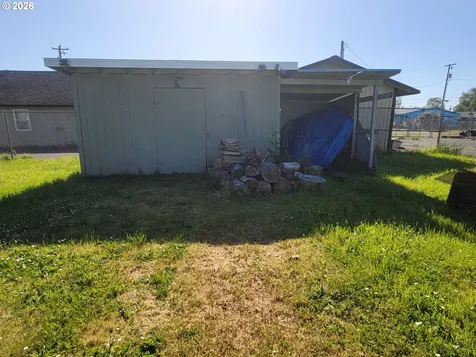 1010 N Lake Road Lakeside OR 97449