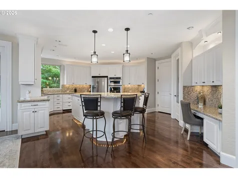 3039 NW Lacamas Drive Camas WA 98607
