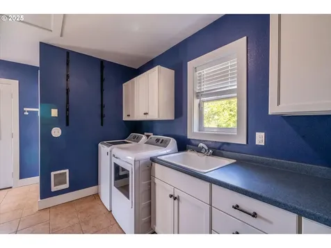 2318 Liberty Street North Bend OR 97459