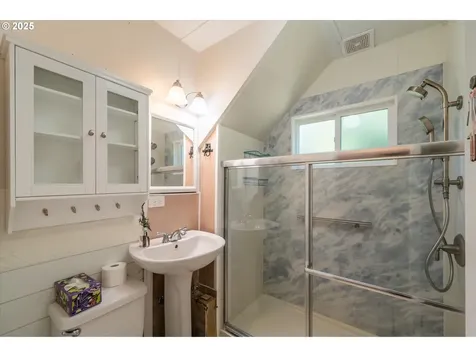 2318 Liberty Street North Bend OR 97459