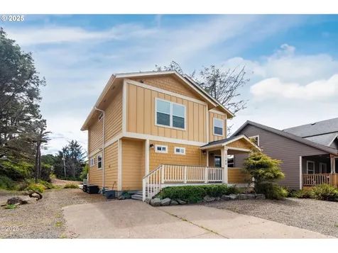1190 SE 2nd Court Lincoln City OR 97367