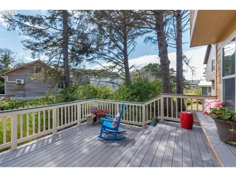 1190 SE 2nd Court Lincoln City OR 97367