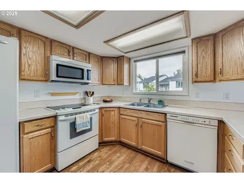 14862 NE Rose Parkway Portland OR 97230
