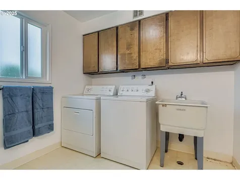 14862 NE Rose Parkway Portland OR 97230
