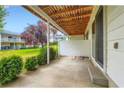 14862 NE Rose Parkway Portland OR 97230