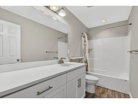 9863 SW Ridge Drive Beaverton OR 97007
