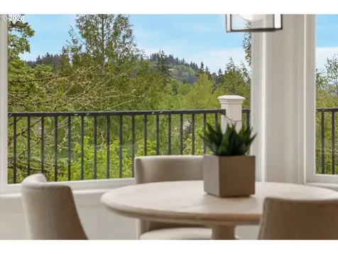 2512 NW Pinnacle Drive Portland OR 97229