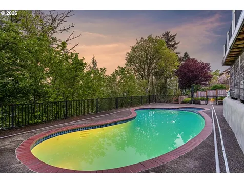 2512 NW Pinnacle Drive Portland OR 97229
