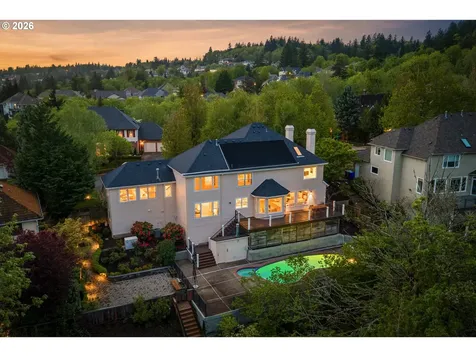 2512 NW Pinnacle Drive Portland OR 97229