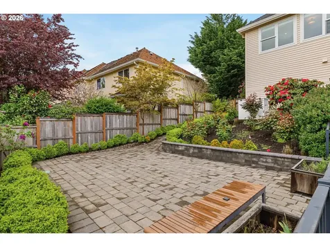 2512 NW Pinnacle Drive Portland OR 97229