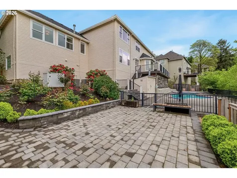 2512 NW Pinnacle Drive Portland OR 97229