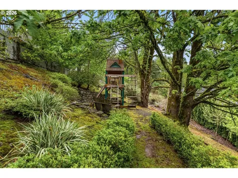 2512 NW Pinnacle Drive Portland OR 97229