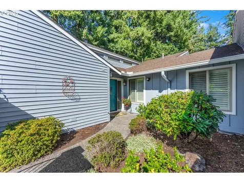 9645 SW Brentwood Place Portland OR 97224