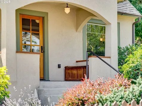 1296 13th Street West Linn OR 97068