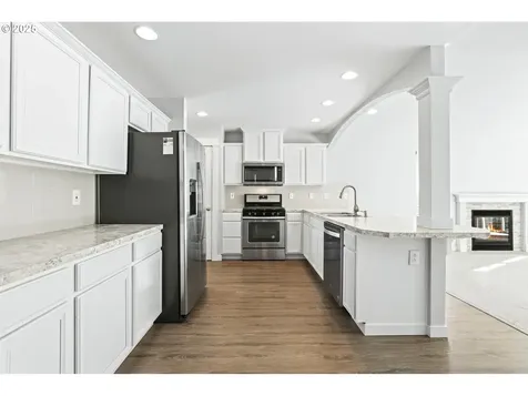2684 Baines Boulevard Hubbard OR 97032